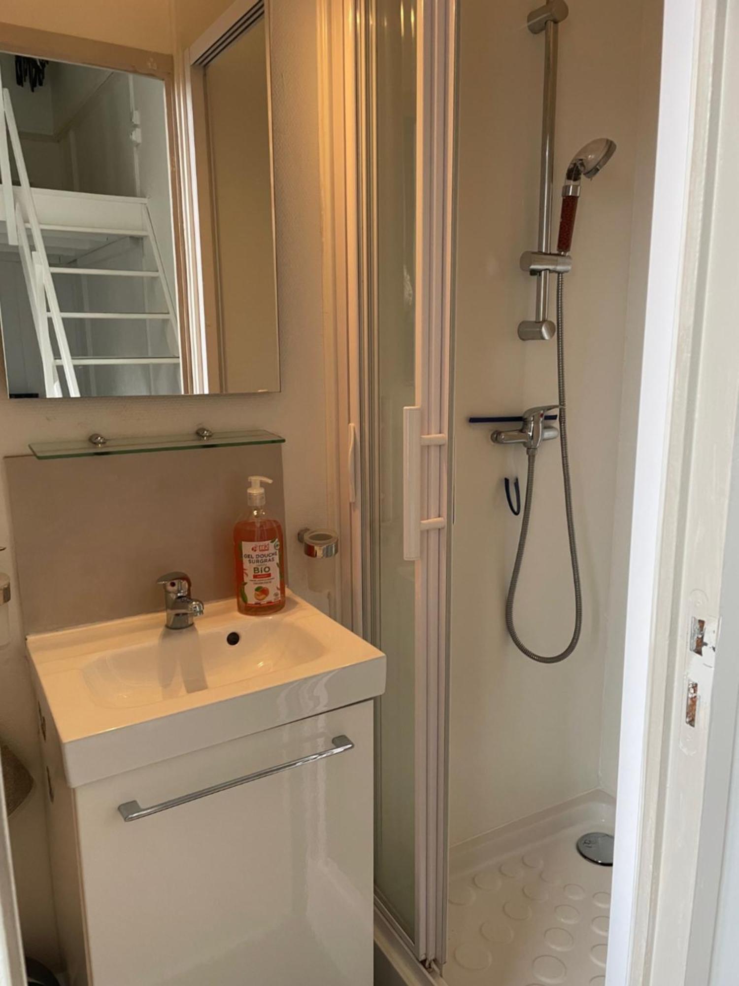Charmant Appartement T2 Plein Centre Ville 쎙브히육 외부 사진